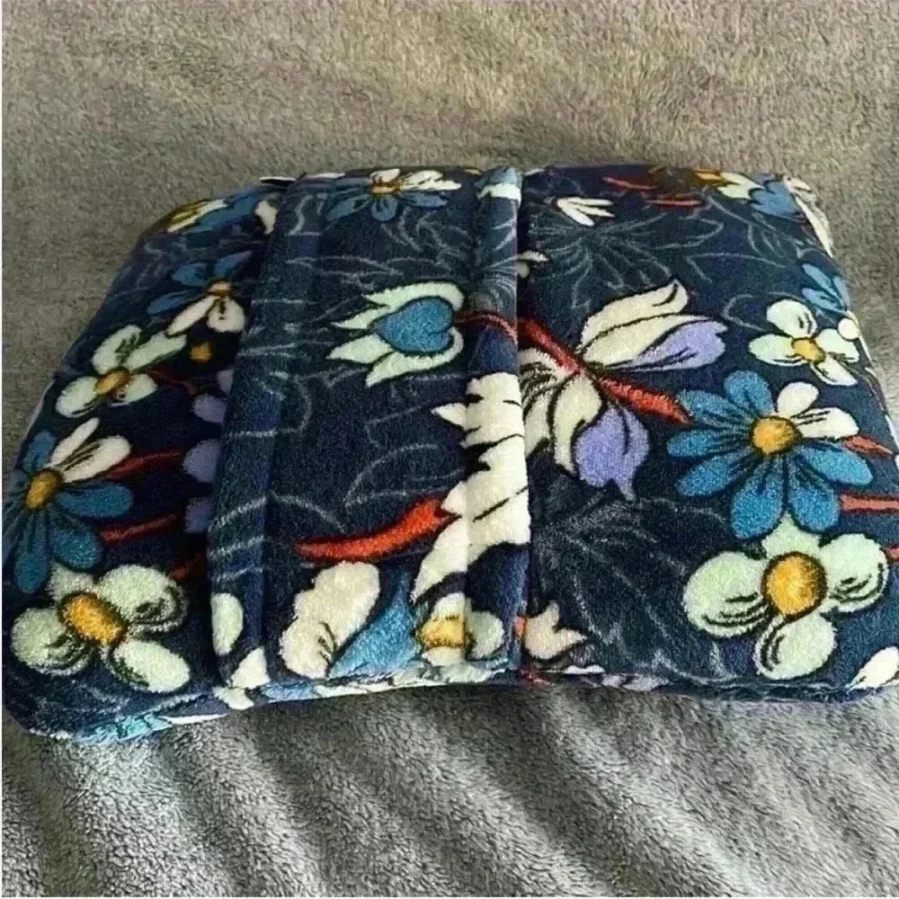 Vera Bradley Fleece Travel Blanket Pillow in Floral Bursts NWT